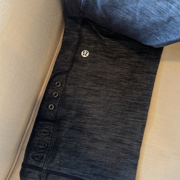 LULU adjustable crop pant capris really cute with scallop detail - Picture 7 of 8